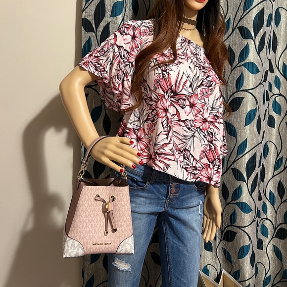 MK Mercer Gallery XS Convertible bucket Xbody Handbag - Picture 11 of 11